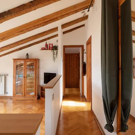 Svevo, Rustico Con Parcheggio A *