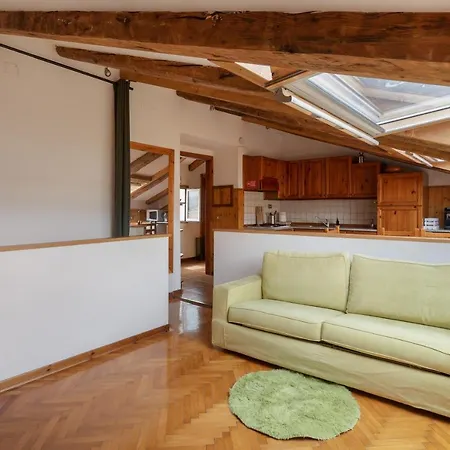 Svevo, Rustico Con Parcheggio A Trieste