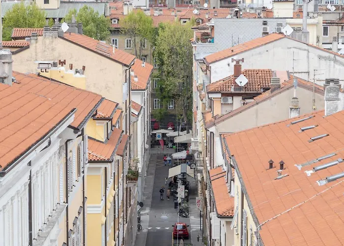 Svevo, Rustico Con Parcheggio A * Trieste