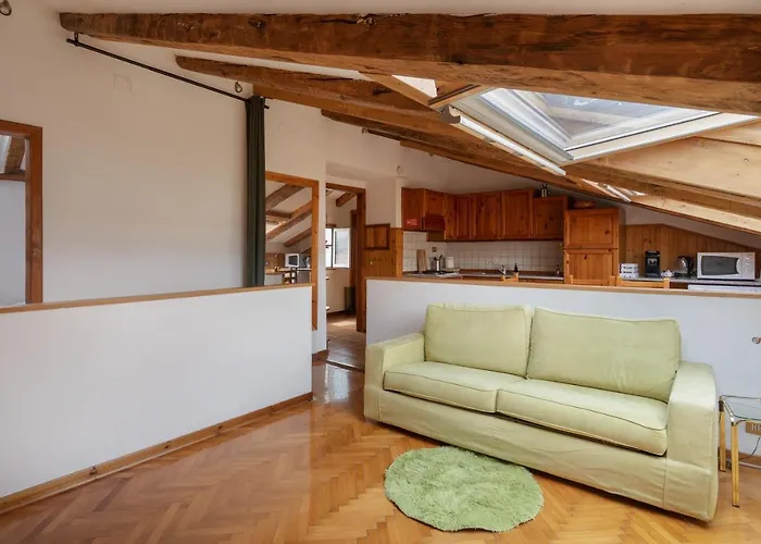 Svevo, Rustico Con Parcheggio A Trieste