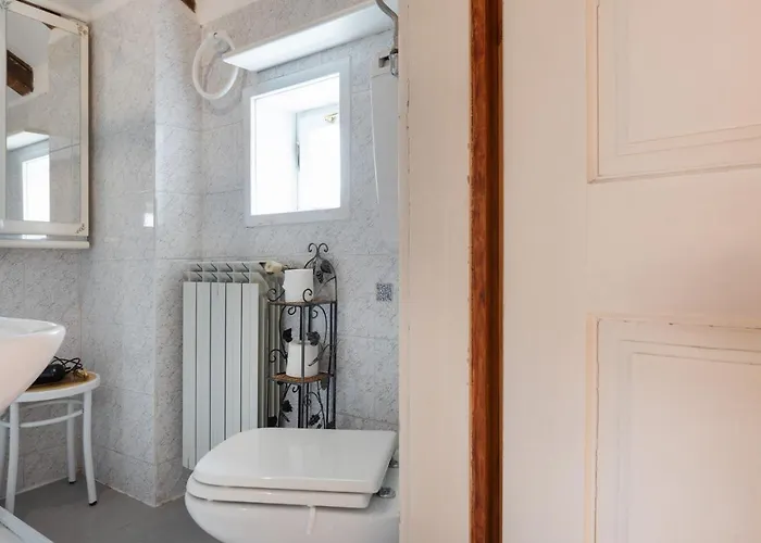 Svevo, Rustico Con Parcheggio A Apartamento Trieste